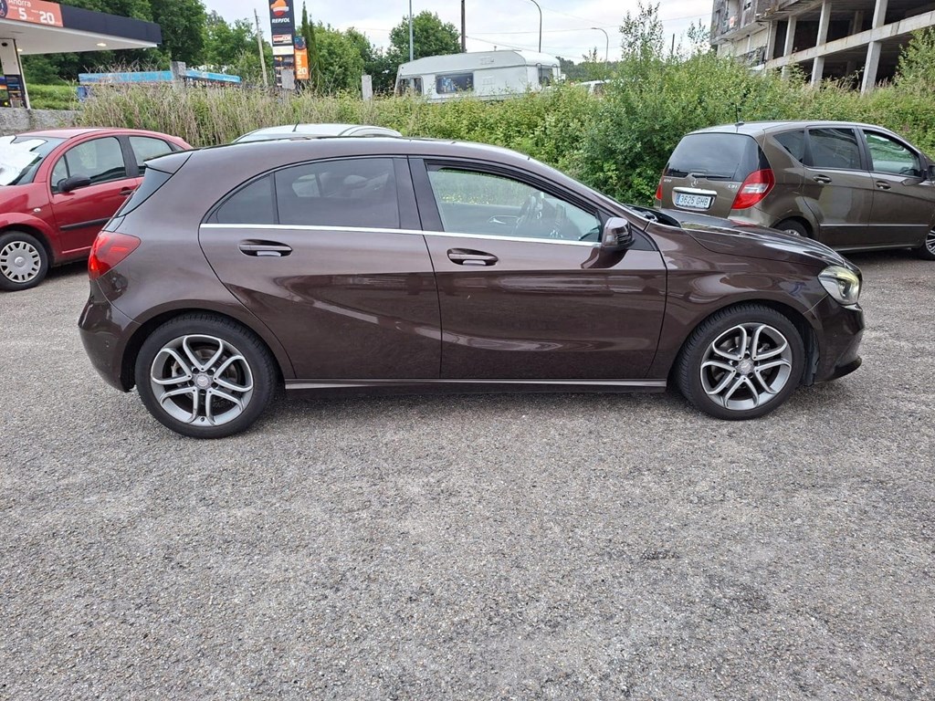 Foto 3 MERCEDES A200D