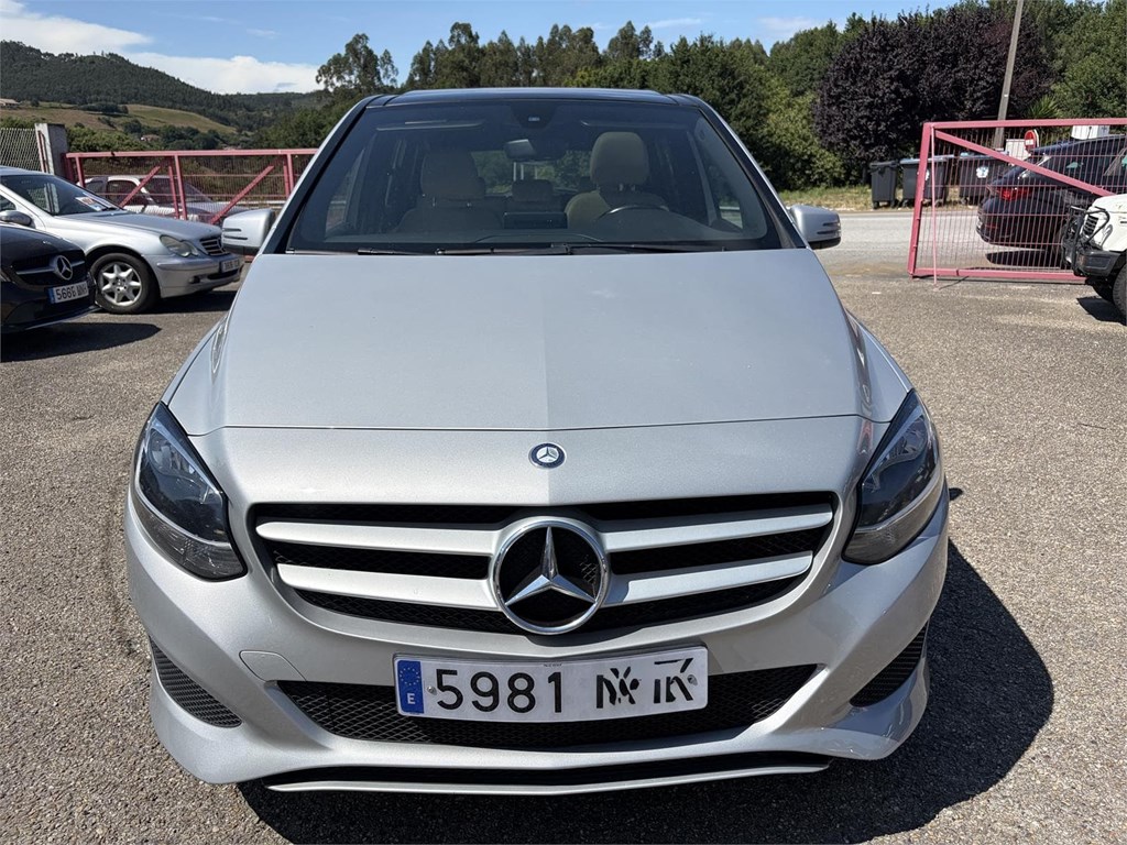 Foto 1 MERCEDES BENZ B 180 D 