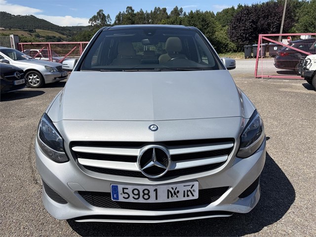 MERCEDES BENZ B 180 D 