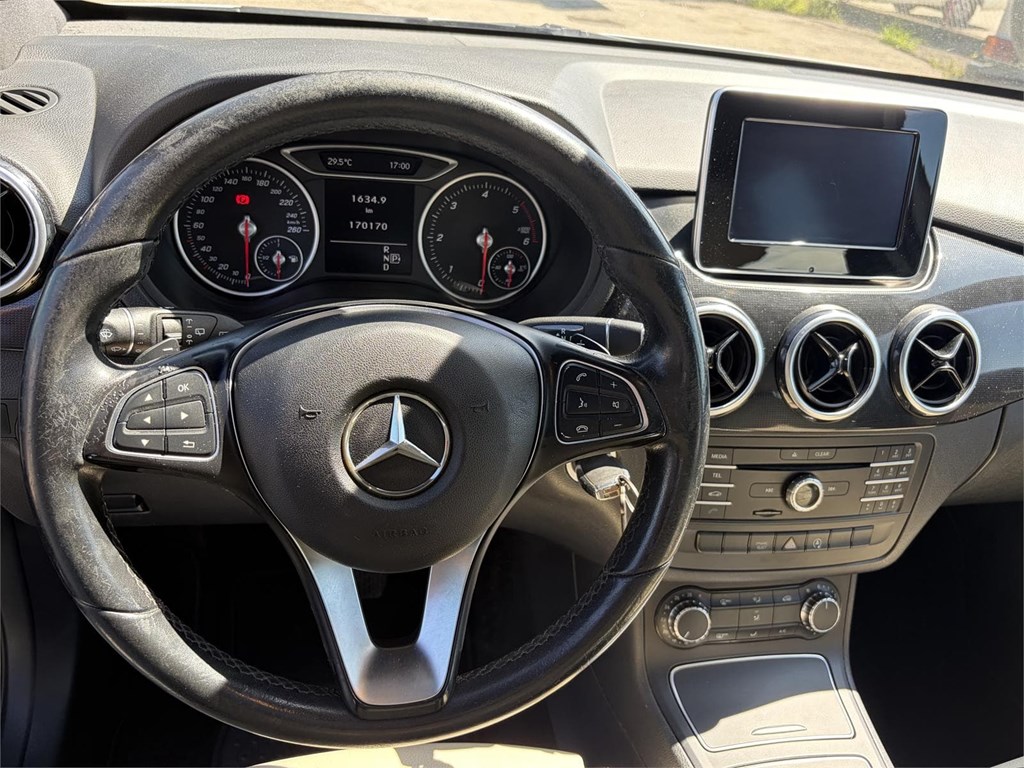 Foto 7 MERCEDES BENZ B 180 D 