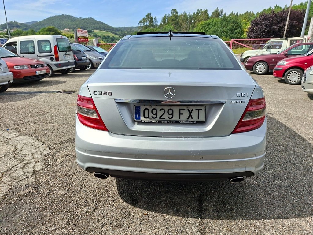 Foto 4 MERCEDES BENZ C320