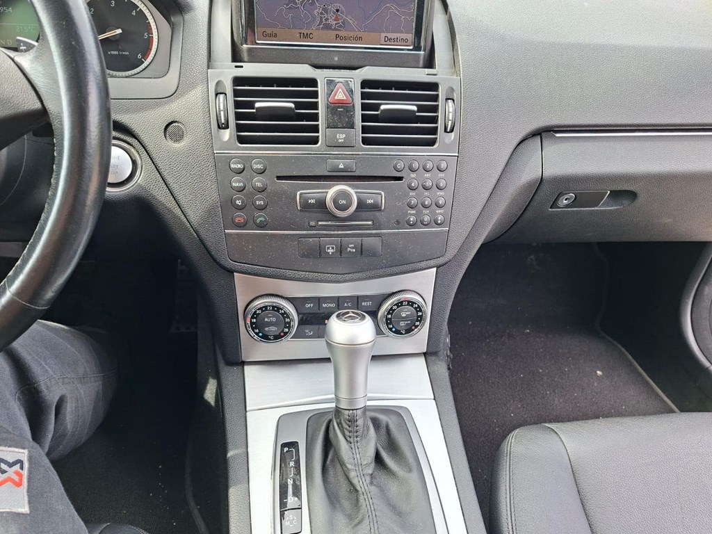 Foto 6 MERCEDES BENZ C320