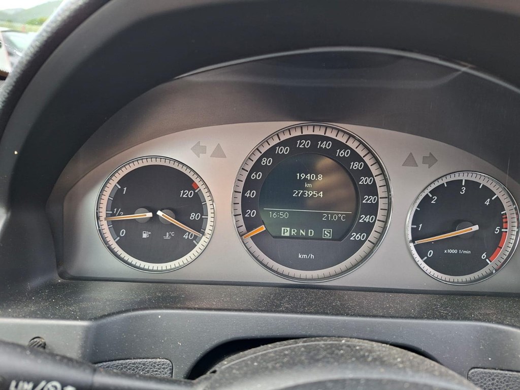 Foto 8 MERCEDES BENZ C320